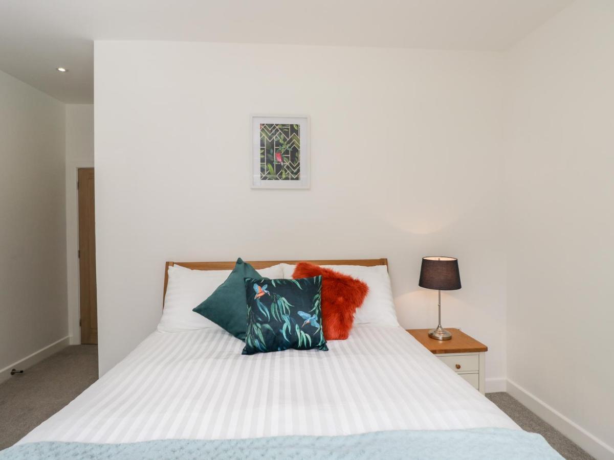 Villa The Barn Poole Esterno foto
