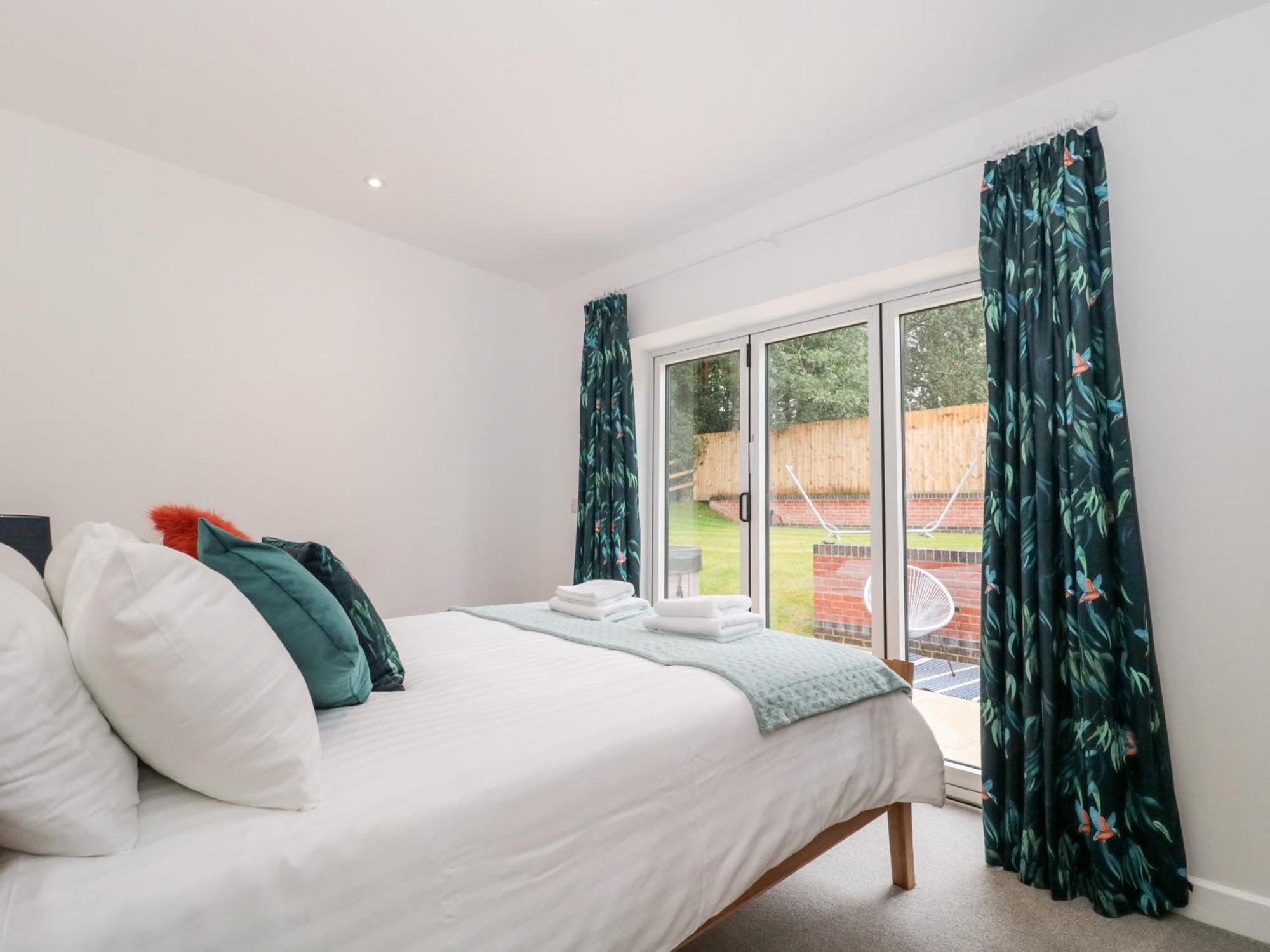 Villa The Barn Poole Esterno foto